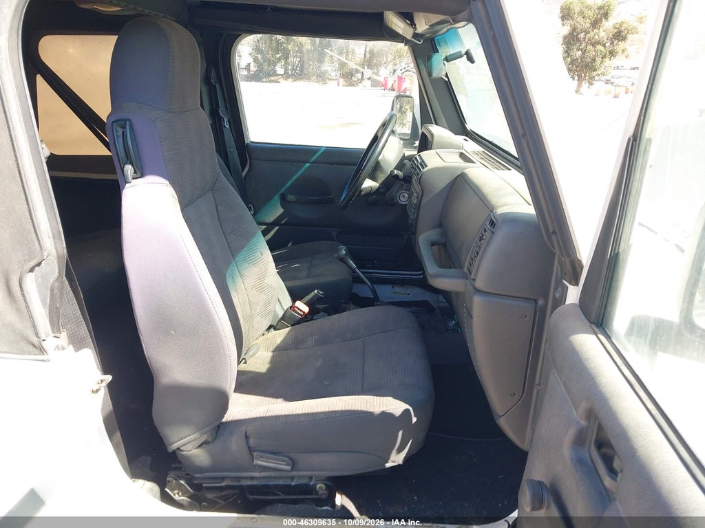 2005 Jeep Wrangler X photo 5