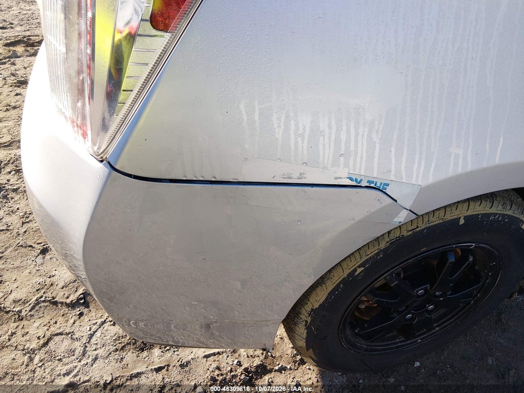 2013 Toyota Prius TWO photo 6