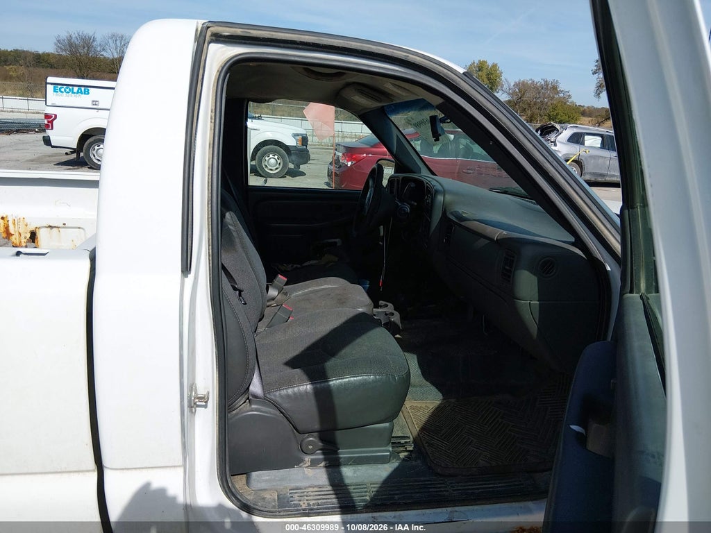 2005 Chevrolet Silverado 1500 Work Truck photo 5