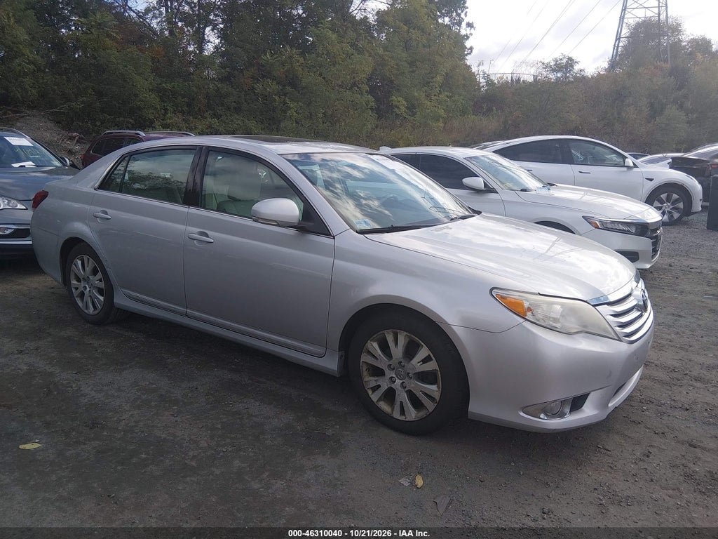 2011 Toyota Avalon photo 1