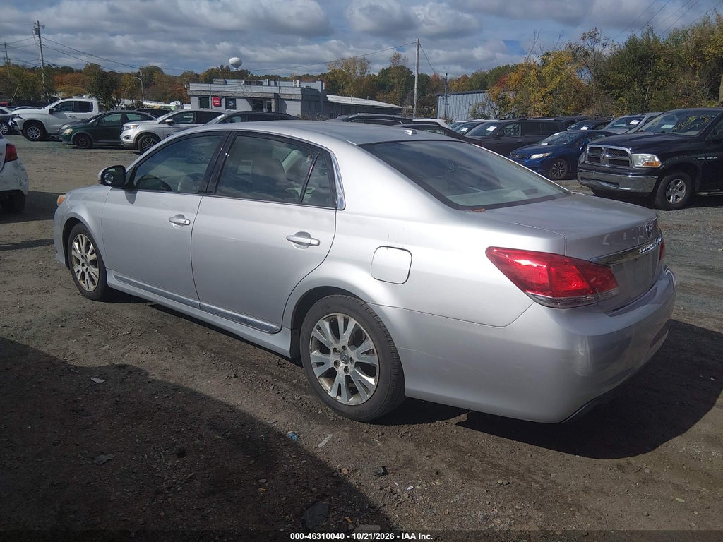 2011 Toyota Avalon photo 3