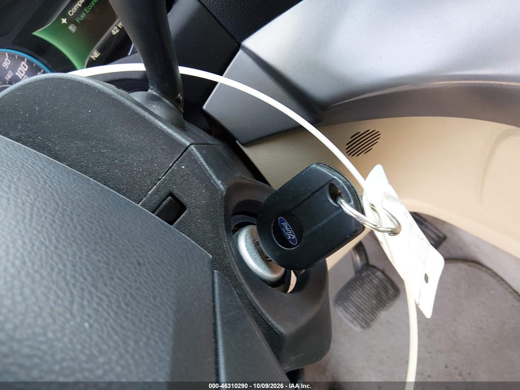 2015 Ford C-MAX Hybrid SE photo 11