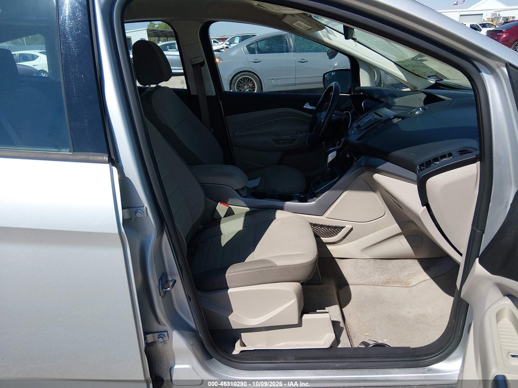 2015 Ford C-MAX Hybrid SE photo 5