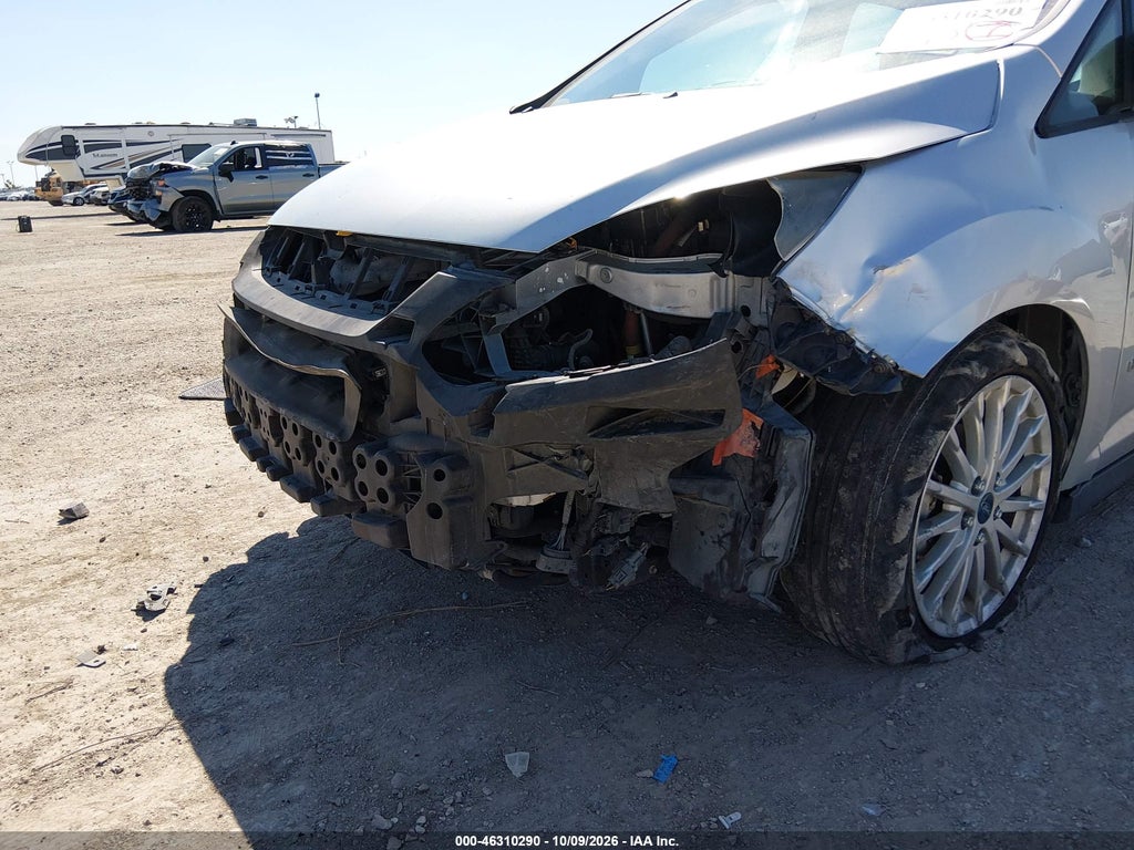 2015 Ford C-MAX Hybrid SE photo 6