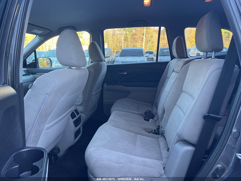 2019 Honda Pilot EX photo 8