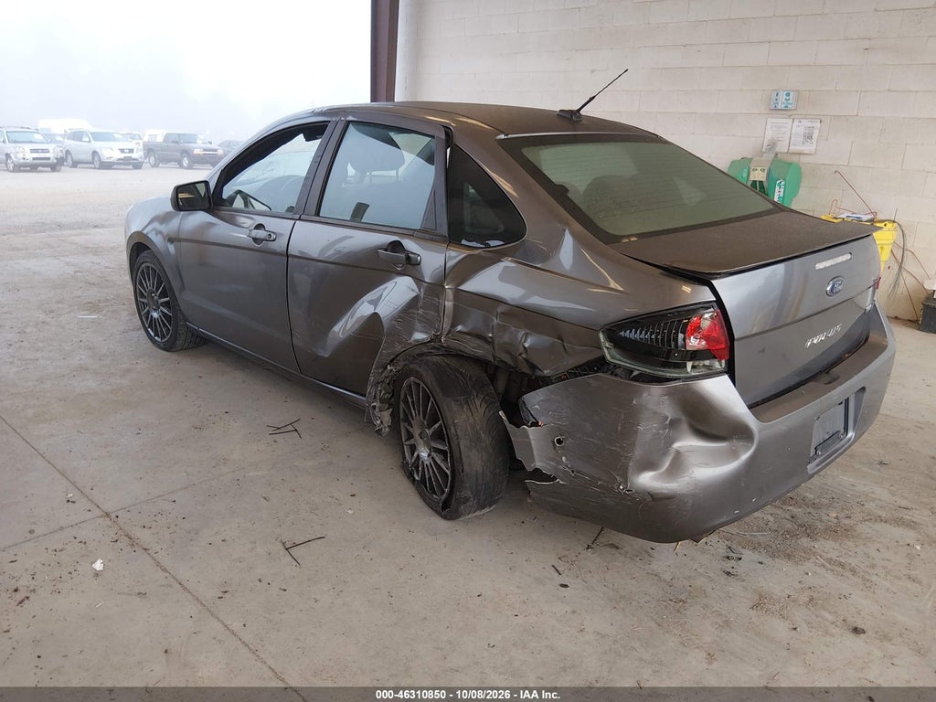 2011 Ford Focus SES photo 3