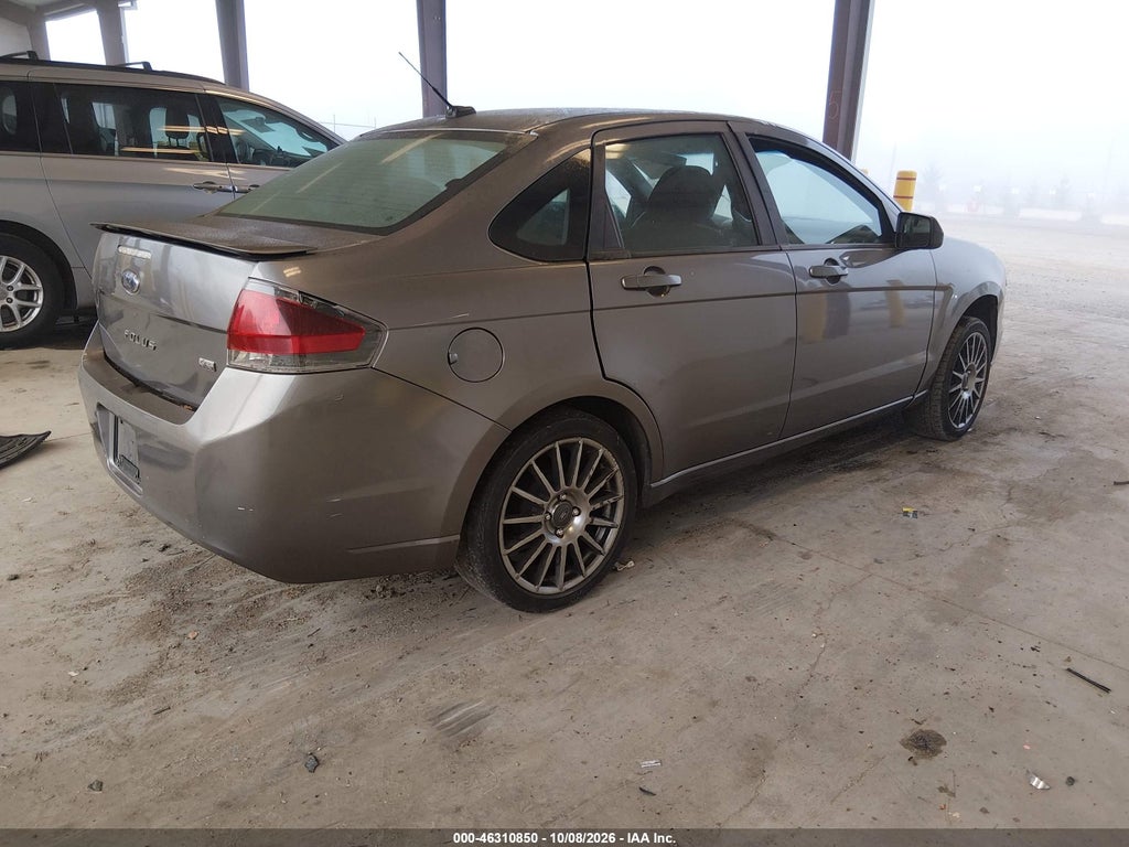 2011 Ford Focus SES photo 4