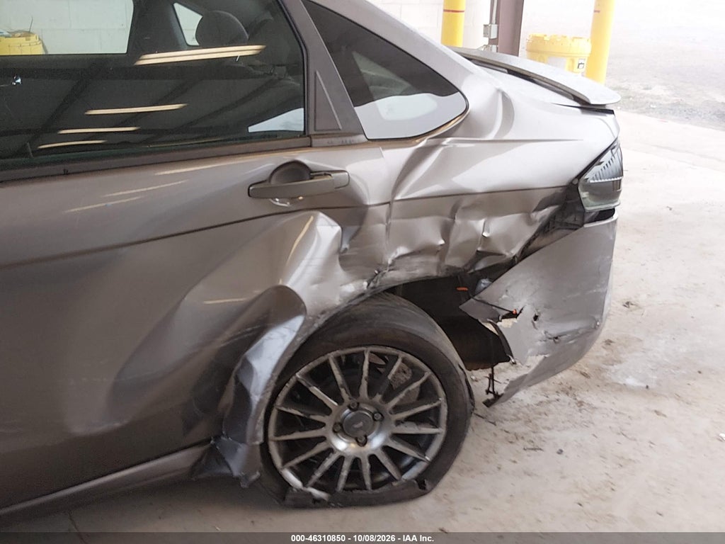 2011 Ford Focus SES photo 6