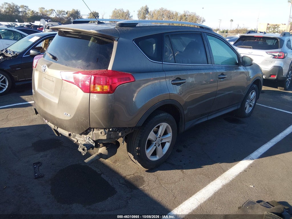 2014 Toyota RAV4 XLE photo 4