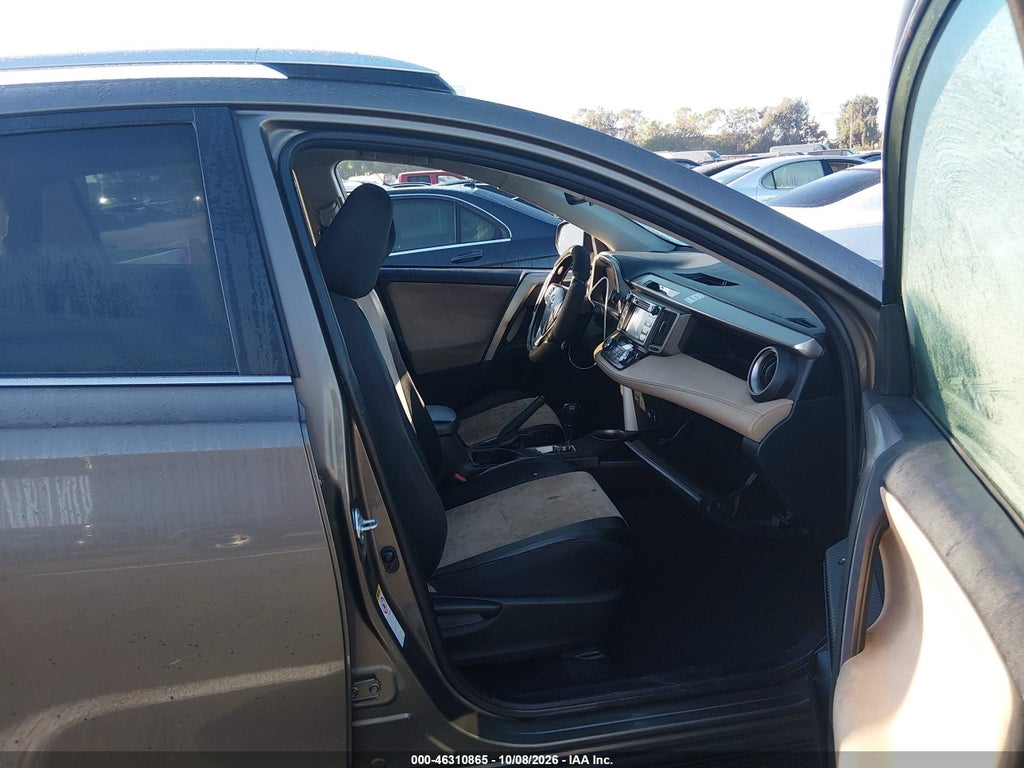 2014 Toyota RAV4 XLE photo 5