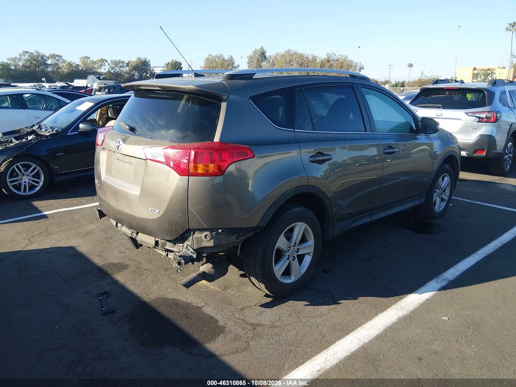 2014 Toyota RAV4 XLE photo 6