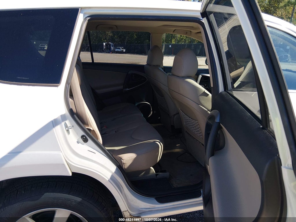 2008 Toyota RAV4 Limited V6 photo 8