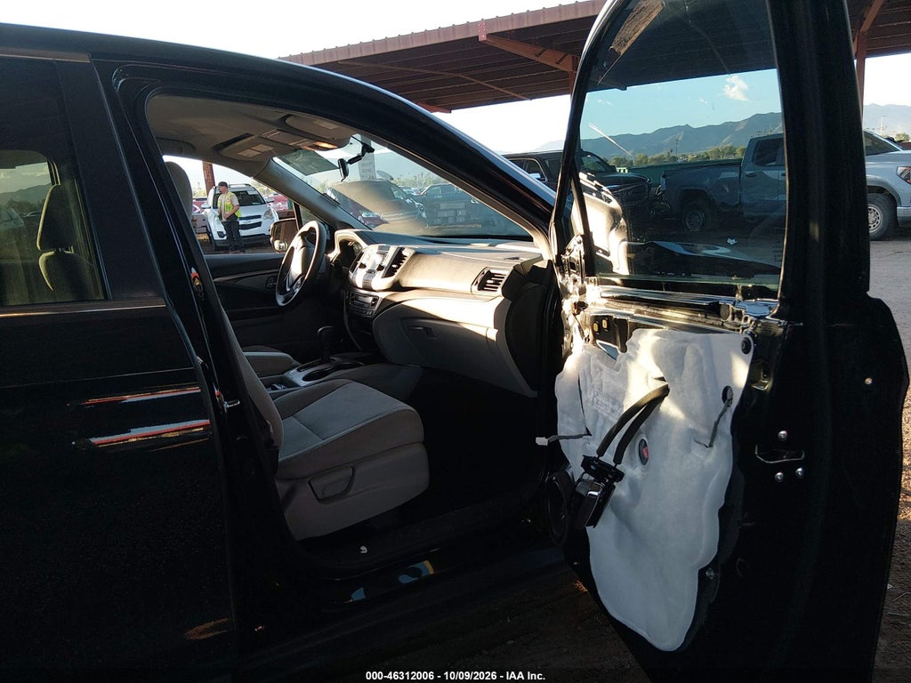 2018 Honda Pilot LX photo 5