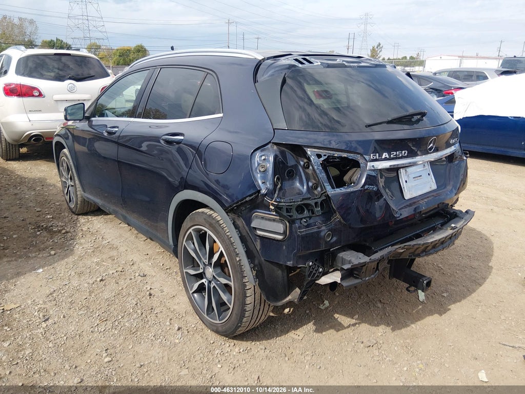 2017 Mercedes-Benz GLA 250 4MATIC photo 3
