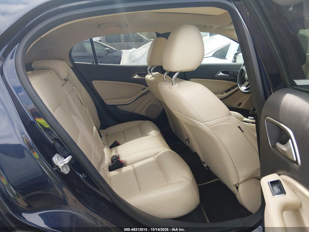 2017 Mercedes-Benz GLA 250 4MATIC photo 8