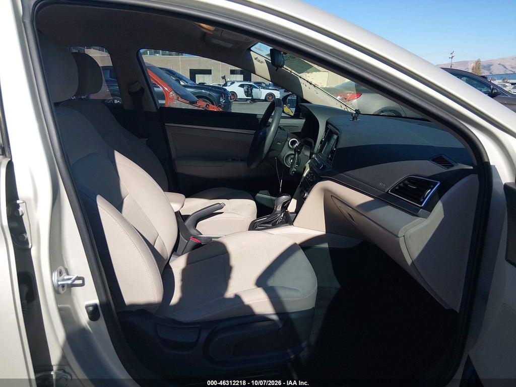 2017 Hyundai Elantra SE photo 5