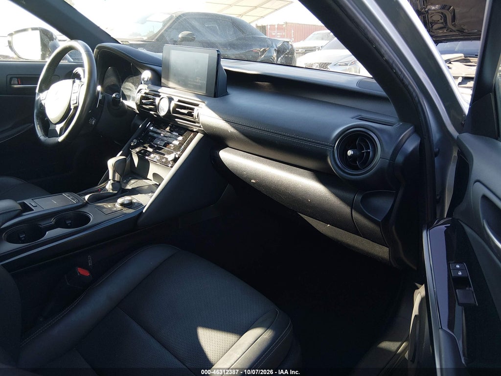 2023 Lexus IS 300 photo 5