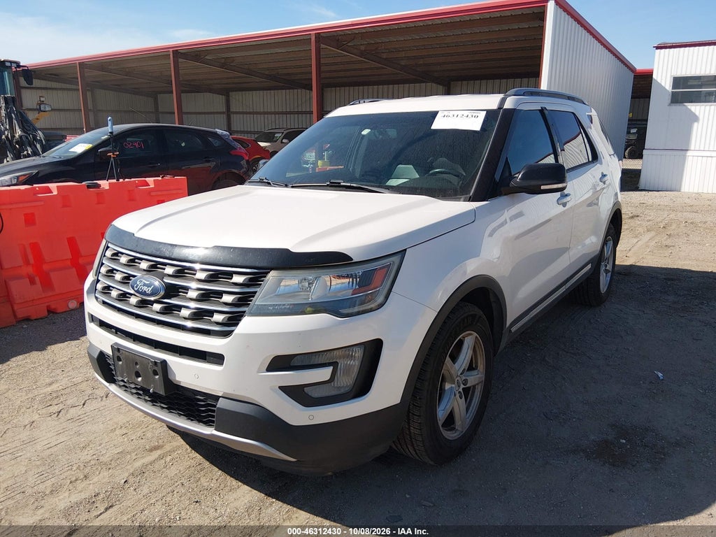 2016 Ford Explorer XLT photo 2