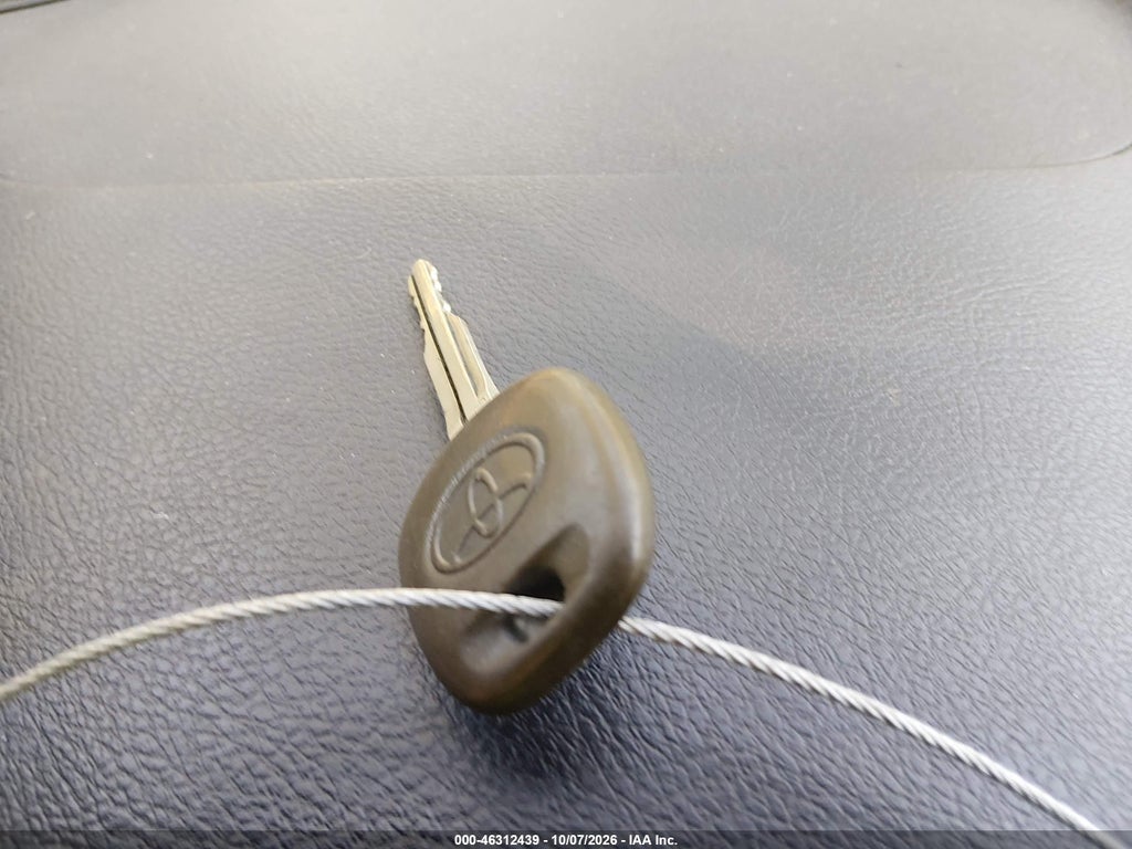 2012 Toyota Camry SE photo 11