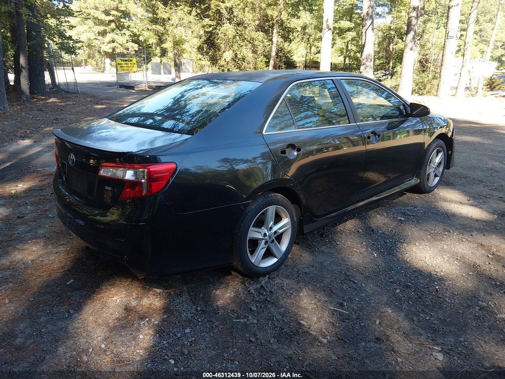 2012 Toyota Camry SE photo 4