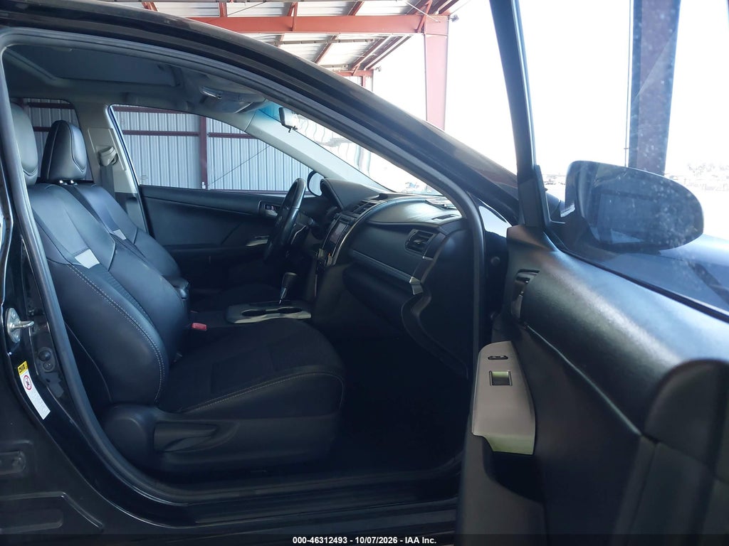 2014 Toyota Camry SE Sport photo 5
