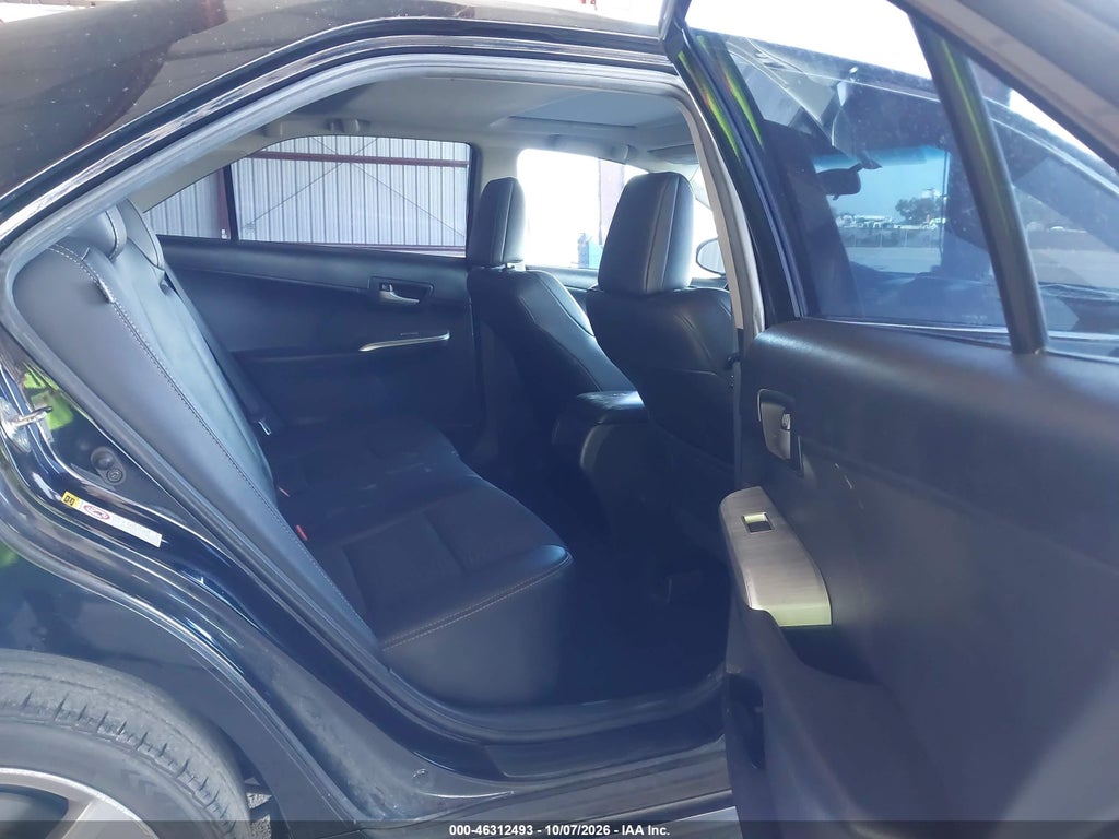 2014 Toyota Camry SE Sport photo 8