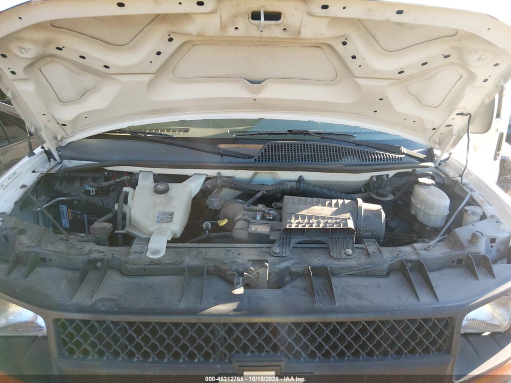 2012 Chevrolet Express 2500 Work Van photo 10