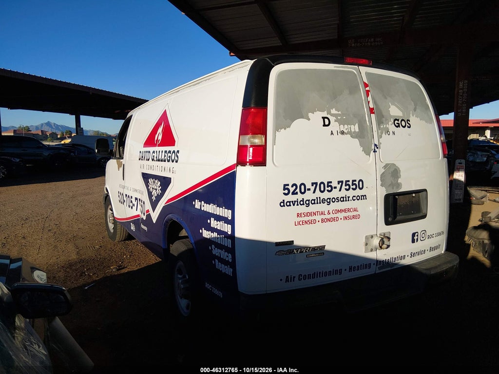 2012 Chevrolet Express 2500 Work Van photo 3