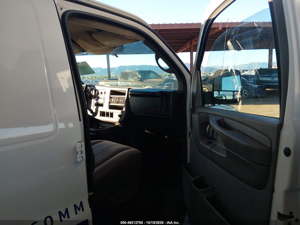 2012 Chevrolet Express 2500 Work Van photo 5