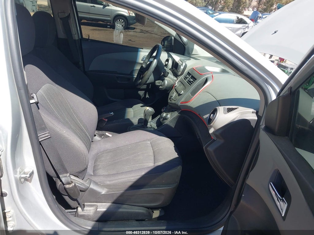2012 Chevrolet Sonic 2LT photo 5