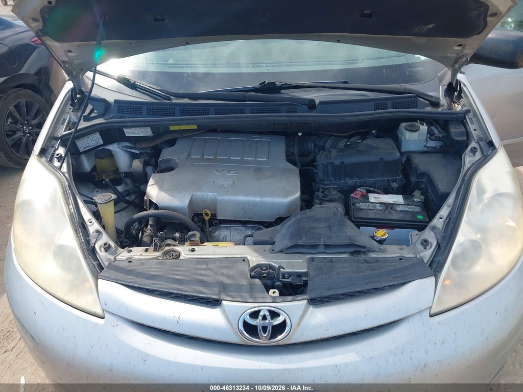 2010 Toyota Sienna CE/LE photo 10