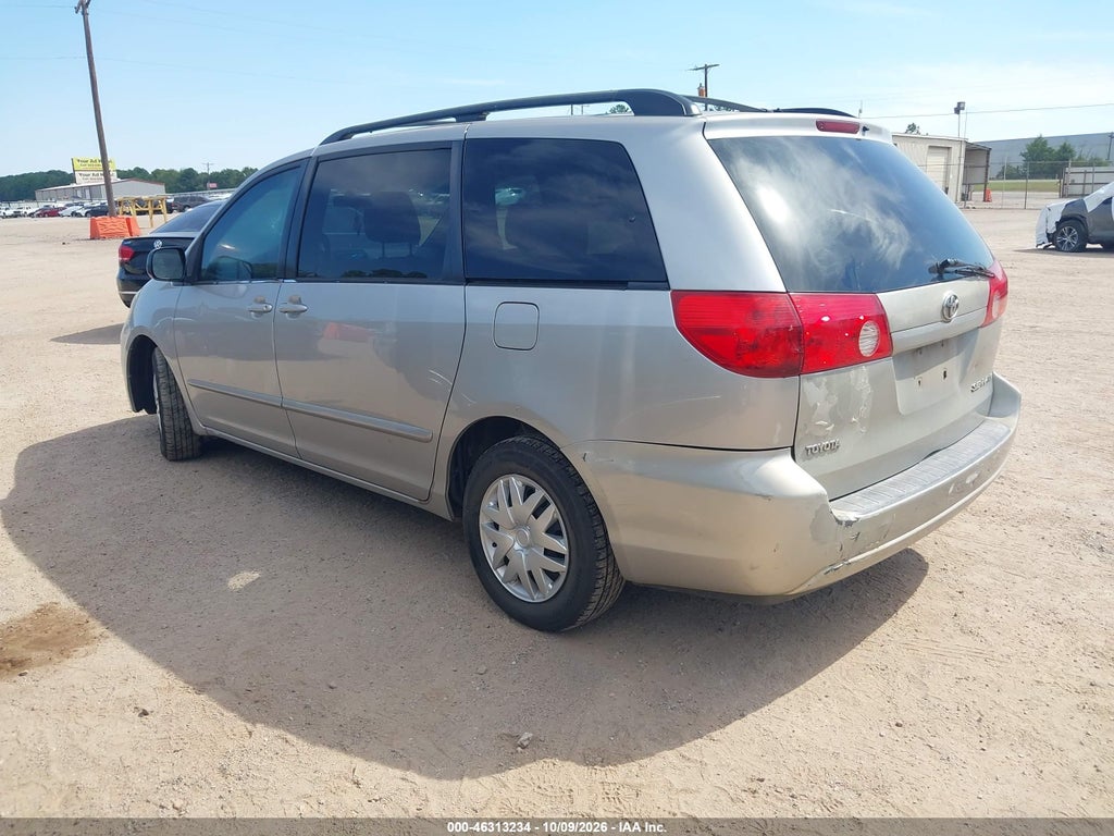 2010 Toyota Sienna CE/LE photo 3