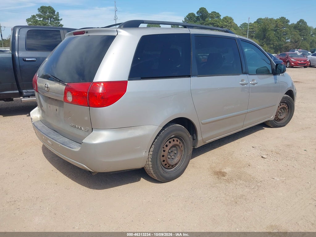 2010 Toyota Sienna CE/LE photo 4