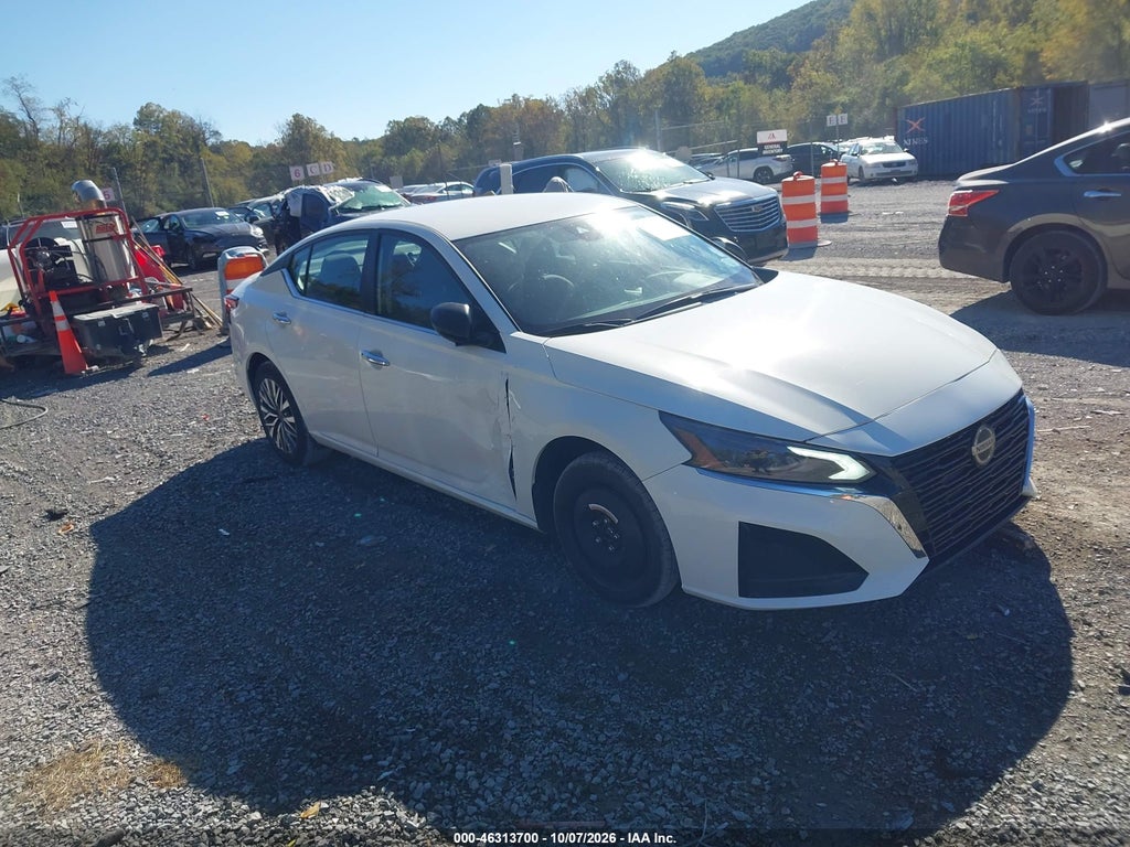 2025 Nissan Altima SV FWD photo 1
