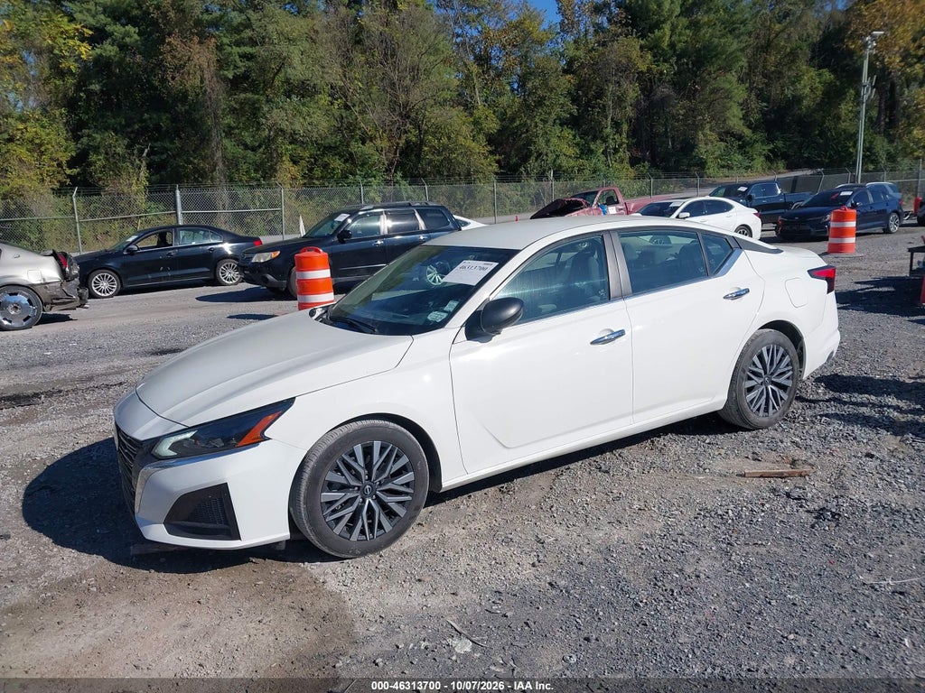 2025 Nissan Altima SV FWD photo 2