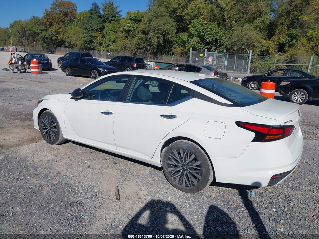 2025 Nissan Altima SV FWD photo 3