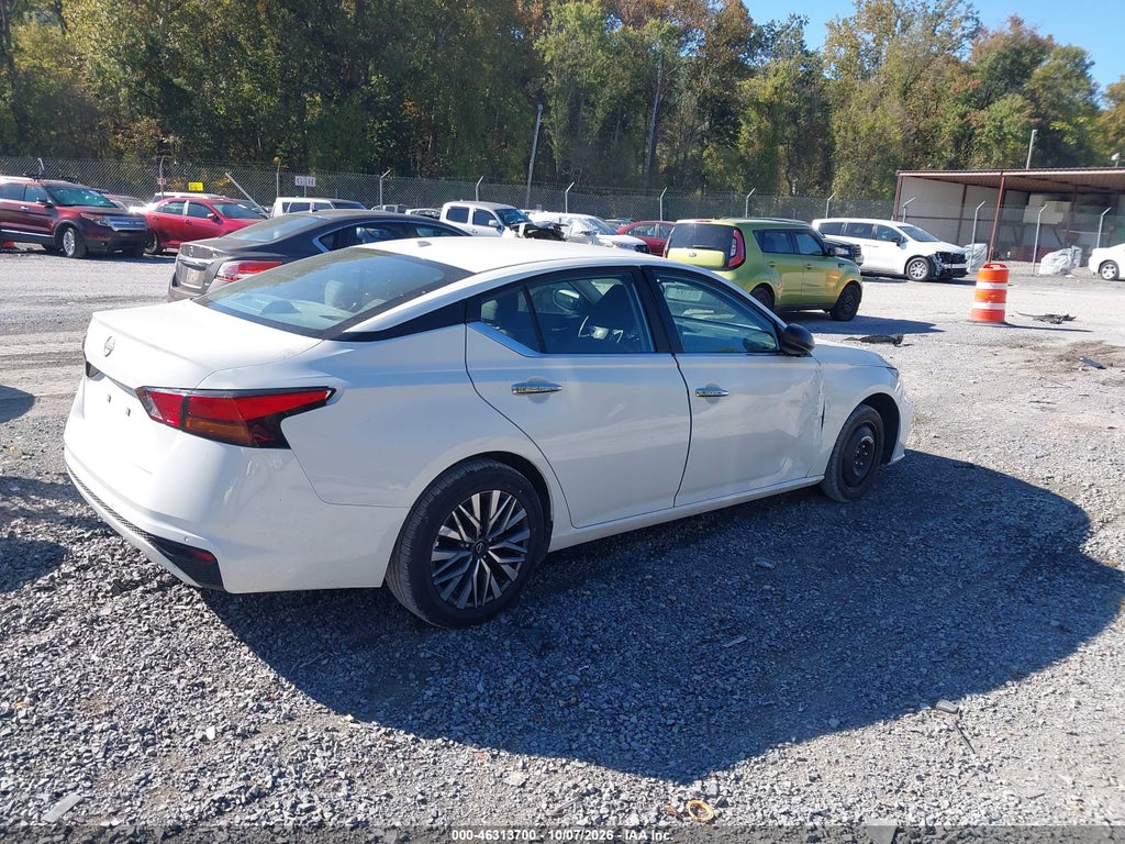 2025 Nissan Altima SV FWD photo 4