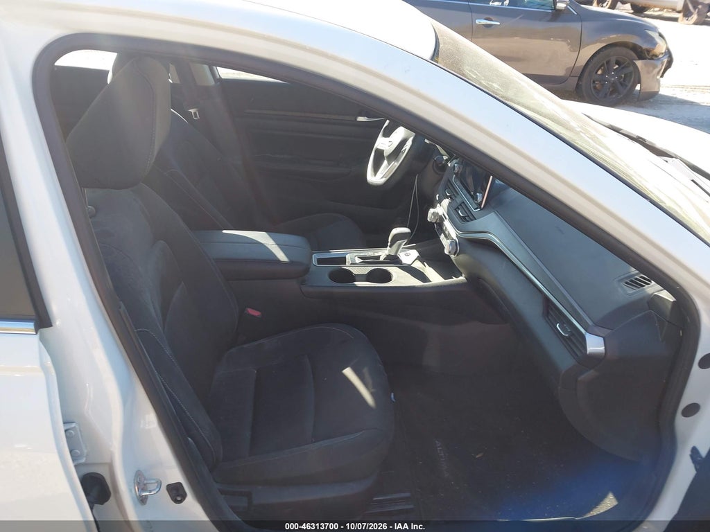 2025 Nissan Altima SV FWD photo 5