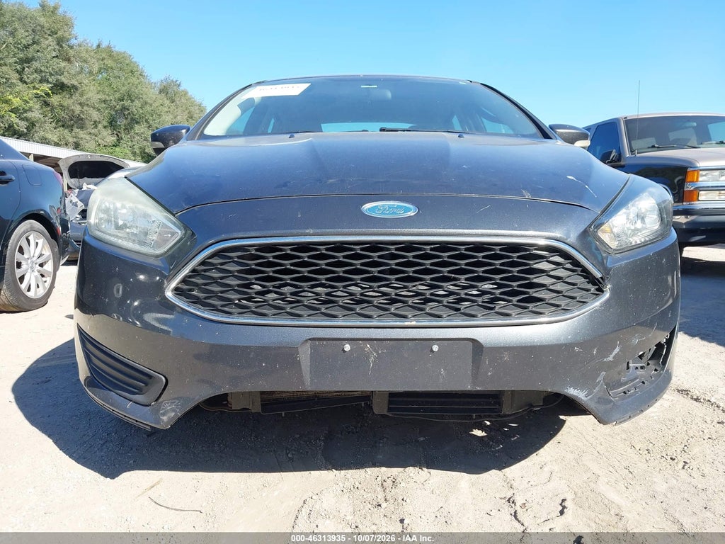 2015 Ford Focus SE photo 6