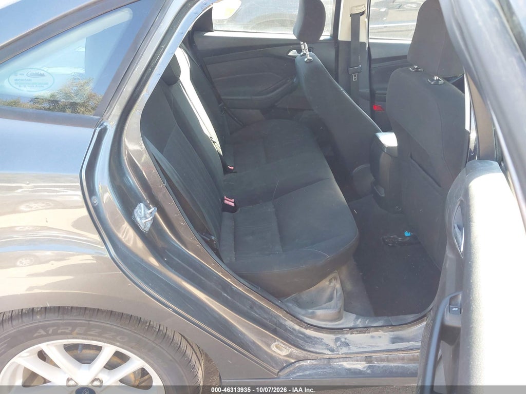 2015 Ford Focus SE photo 8