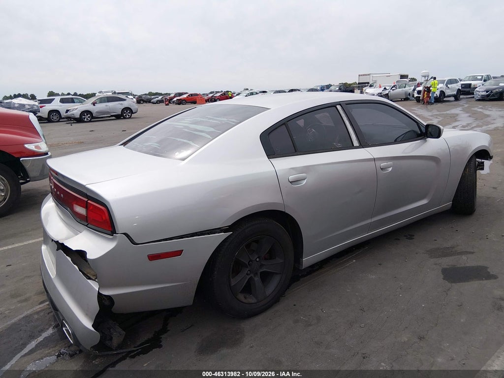 2012 Dodge Charger SE photo 4
