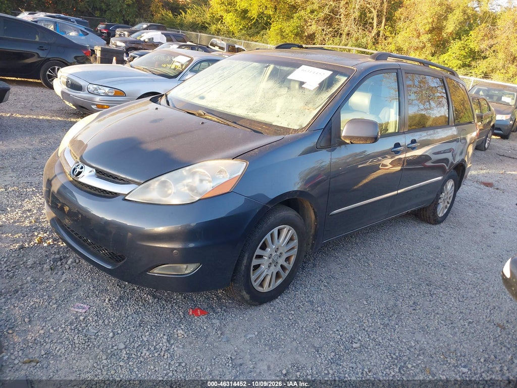 2008 Toyota Sienna Limited photo 2