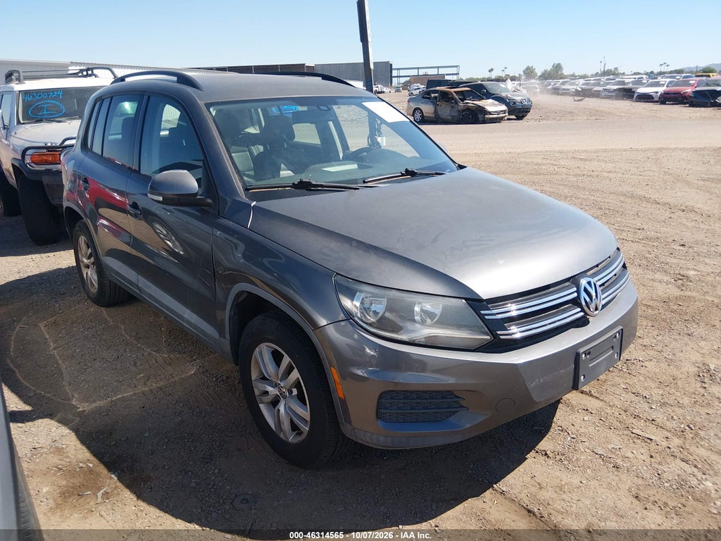 2016 Volkswagen Tiguan S photo 1