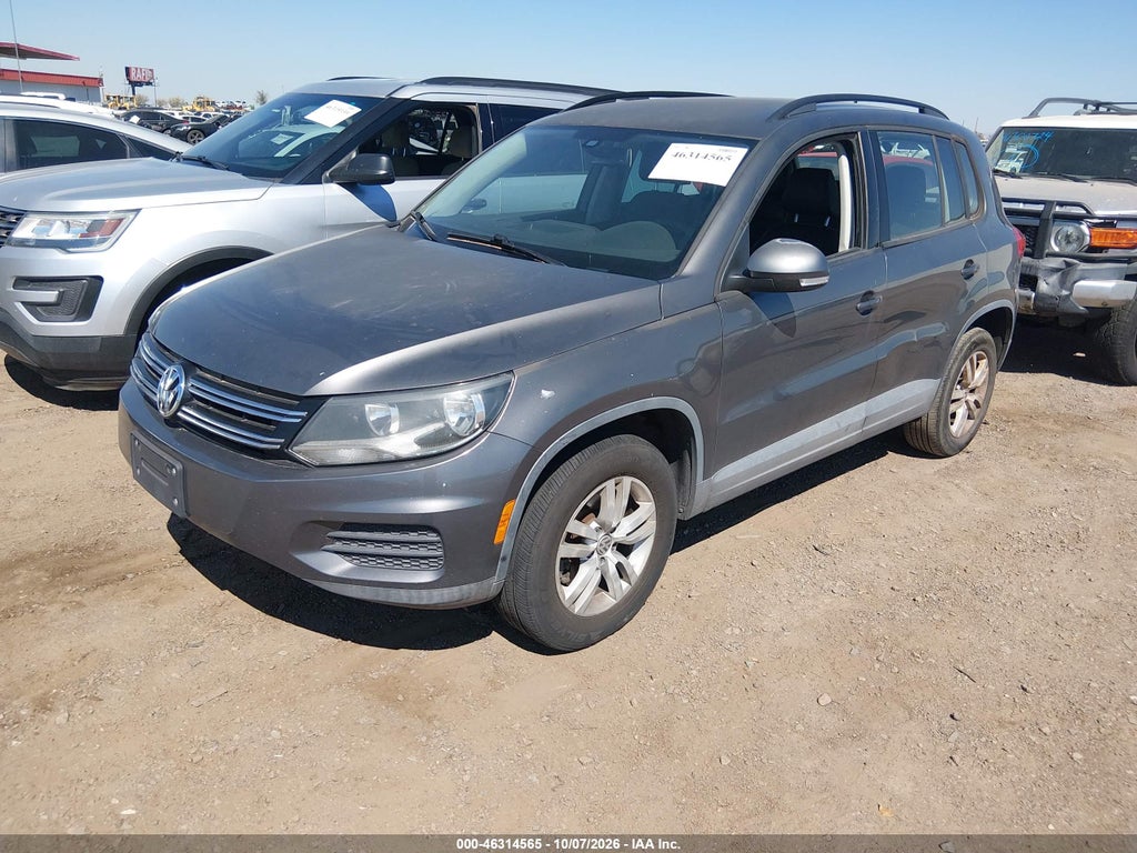 2016 Volkswagen Tiguan S photo 2