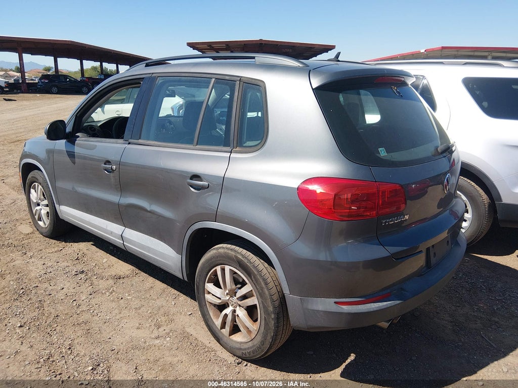 2016 Volkswagen Tiguan S photo 3