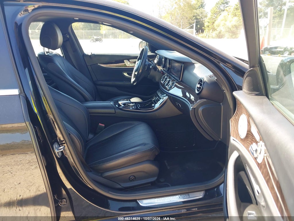 2017 Mercedes-Benz E 300 photo 5