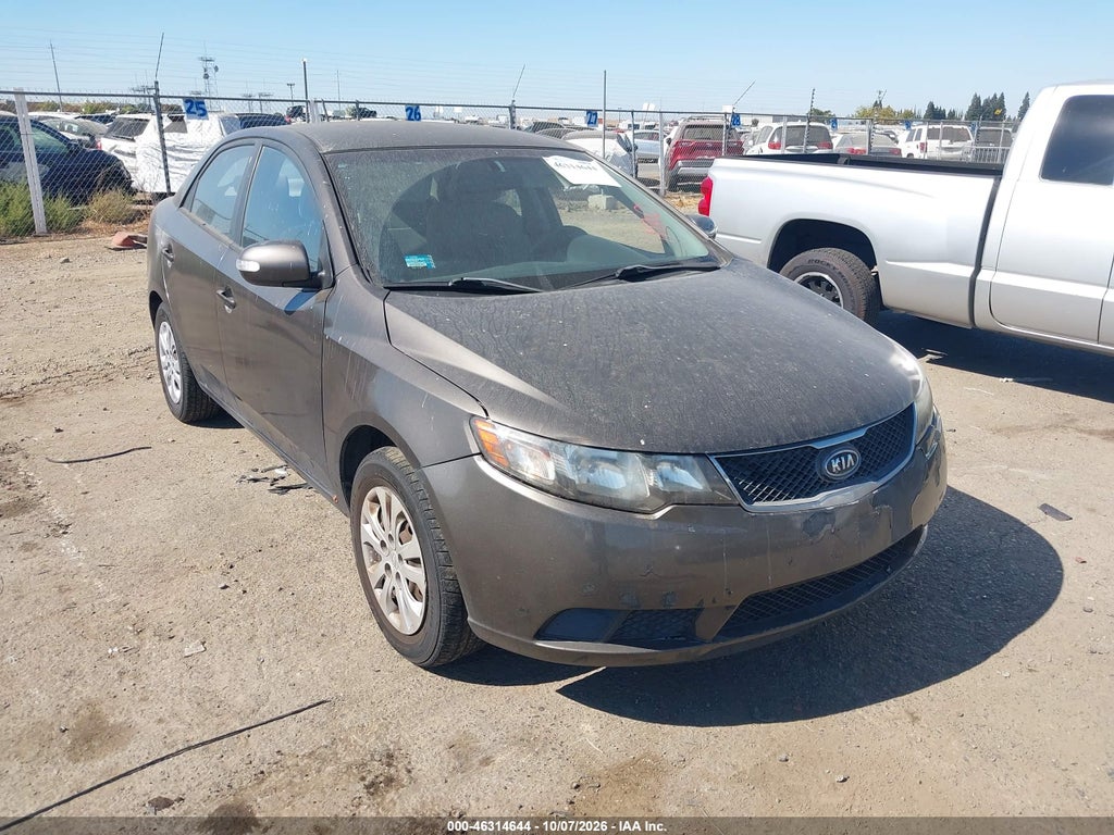 2010 Kia Forte EX photo 1