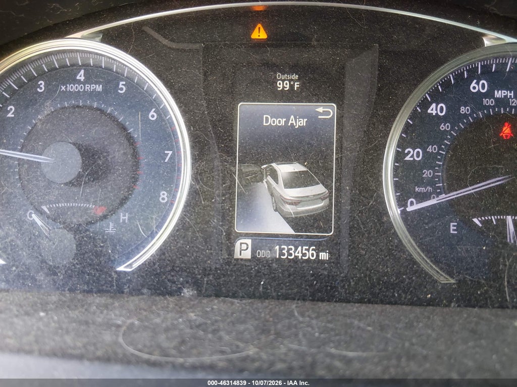 2015 Toyota Camry LE photo 7