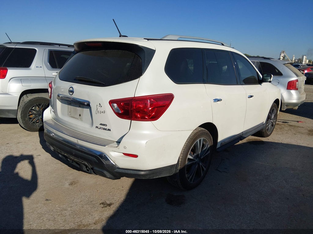 2017 Nissan Pathfinder Platinum photo 4