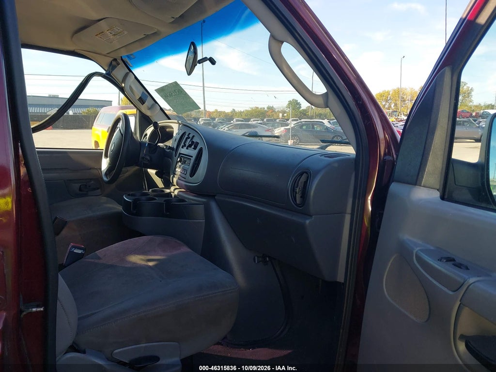 2007 Ford E-350 Super Duty XL/XLT photo 5